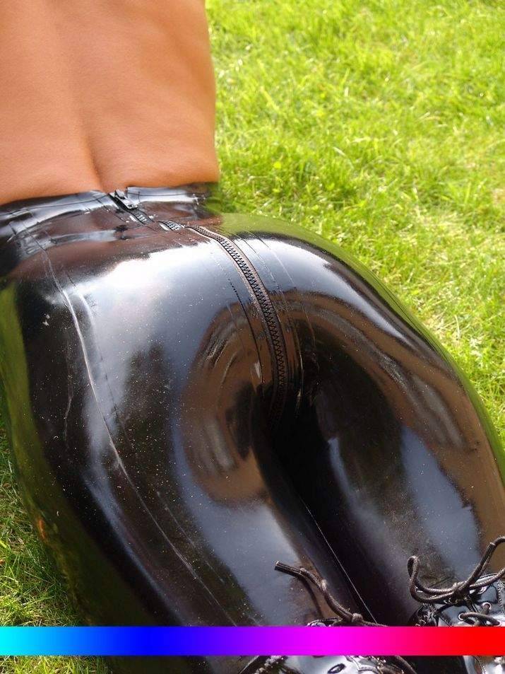 sex in leather fetish